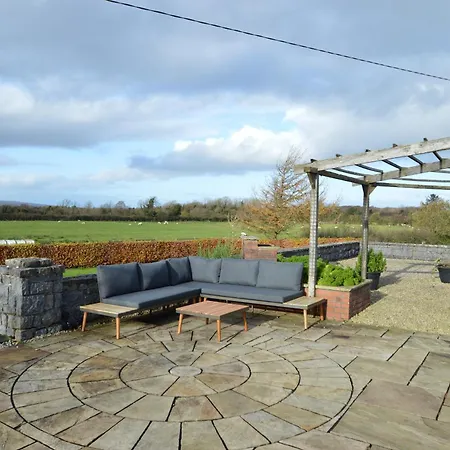 Hotel Tighe Carra Ballygarries